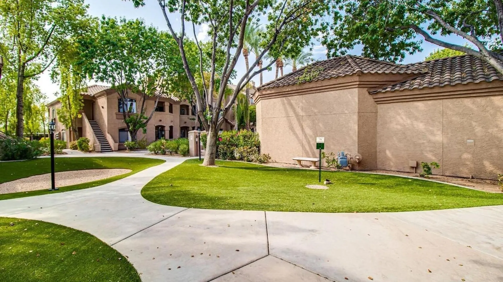 Remodeled 1 Bdrm Condo In North Scottsdale