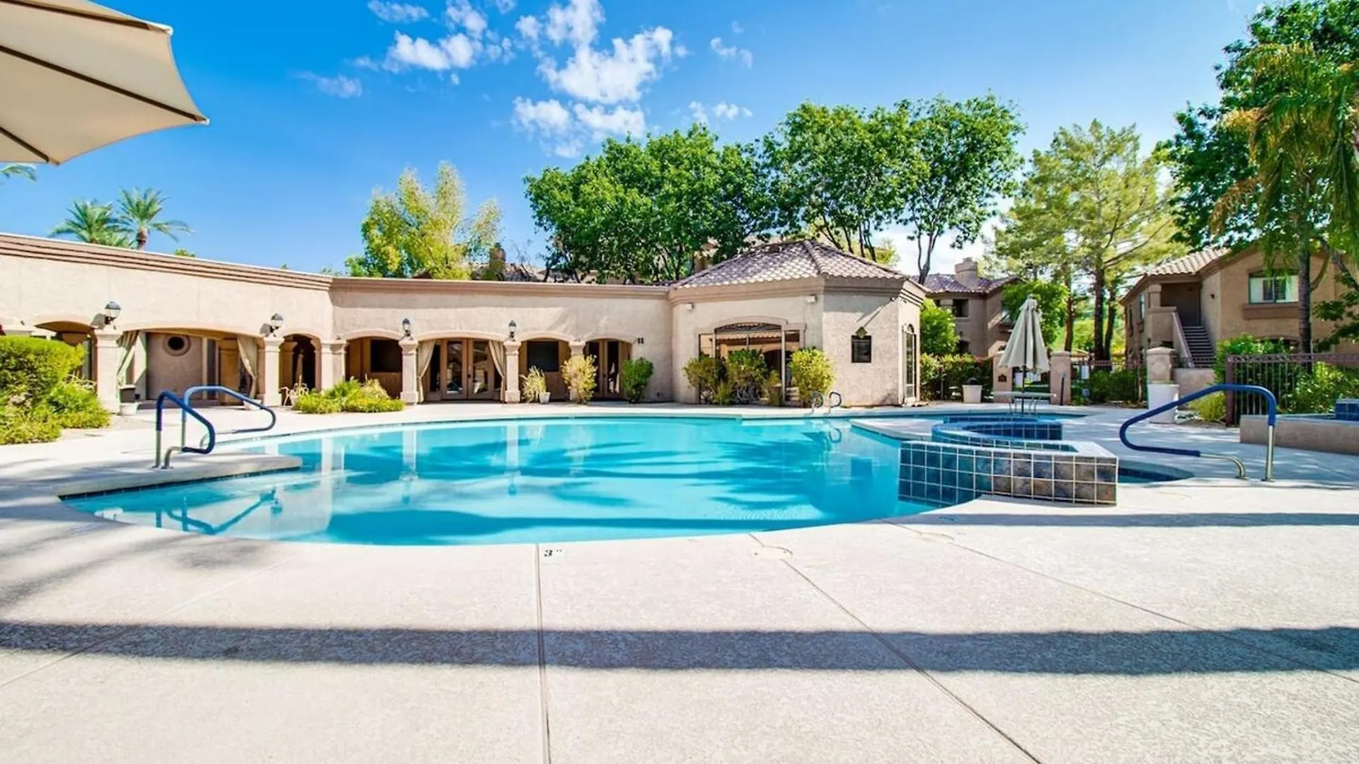 Remodeled 1 Bdrm Condo In North Scottsdale Casa de Férias