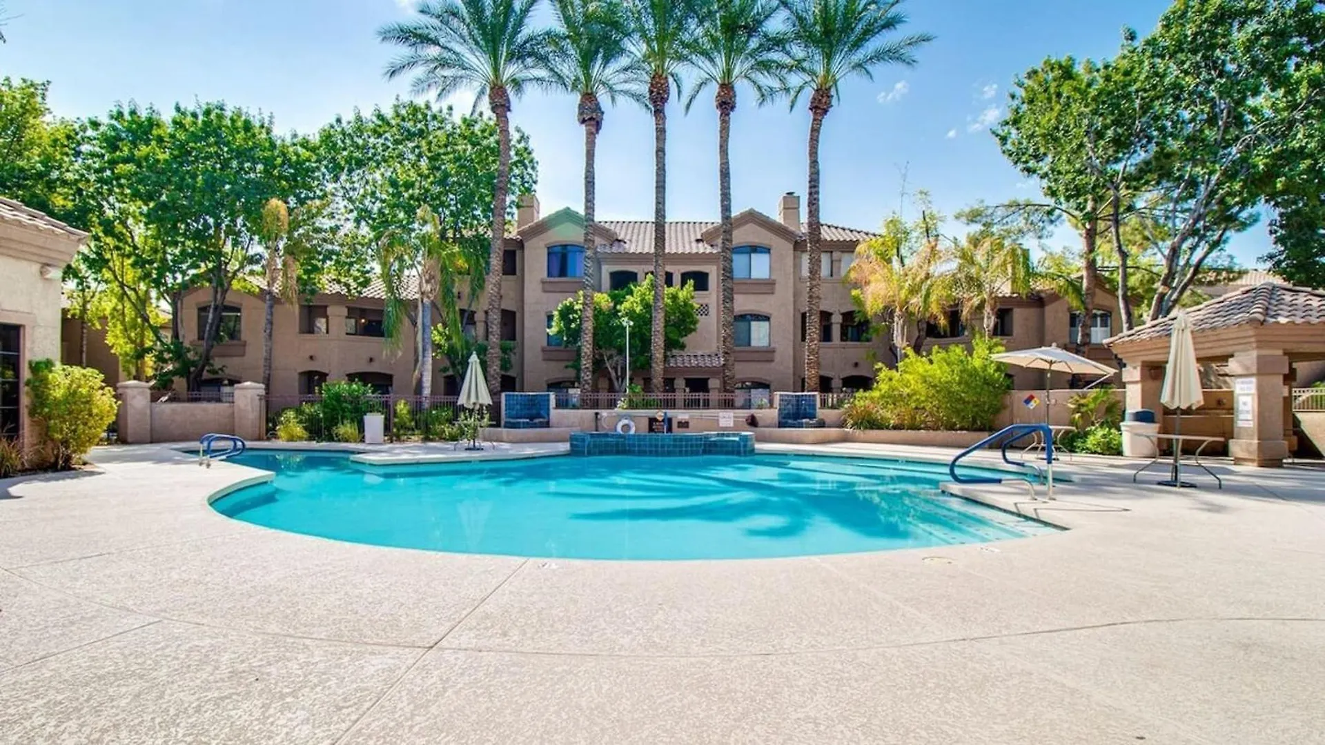 Remodeled 1 Bdrm Condo In North Scottsdale